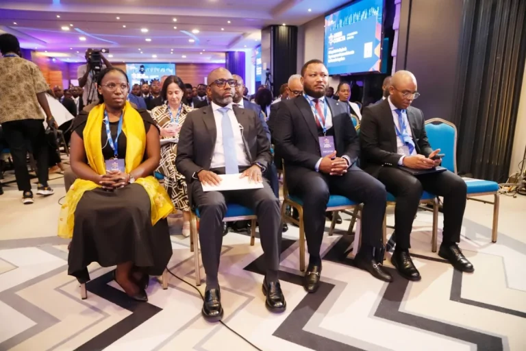 Supermercados e concessionárias automóveis entram no grupo de mediadores de seguros.