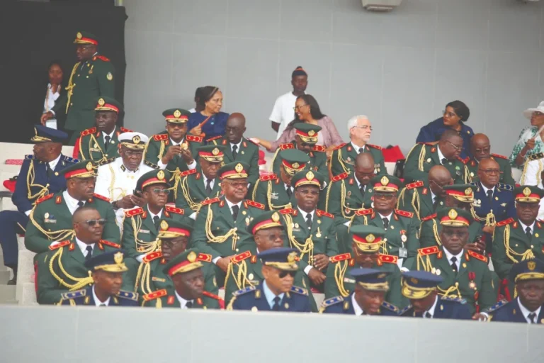 Generais na reforma arriscam-se a ser despromovido por actos administrativos