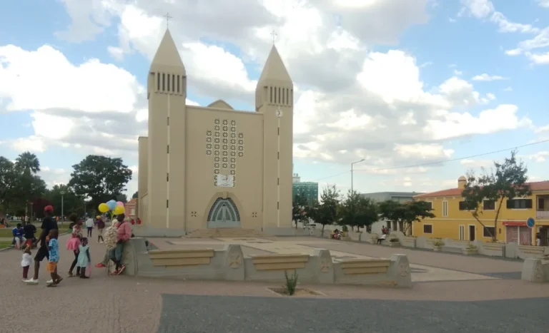 Familiares dos seminaristas mortos no Lubango clamam por justiça