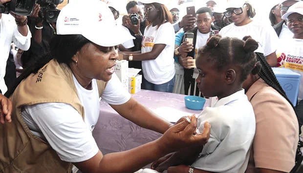 Um total de 504 mil crianças e adolescentes, dos nove aos 12 anos, em Luanda, foi vacinado contra o cancro do colo do útero durante a campanha nacional, que decorreu de 27 de Outubro a 7 de Novembro de 2025, informou, sabado, a coordenadora provincial do Programa Alargado de Vacinação (PAV).