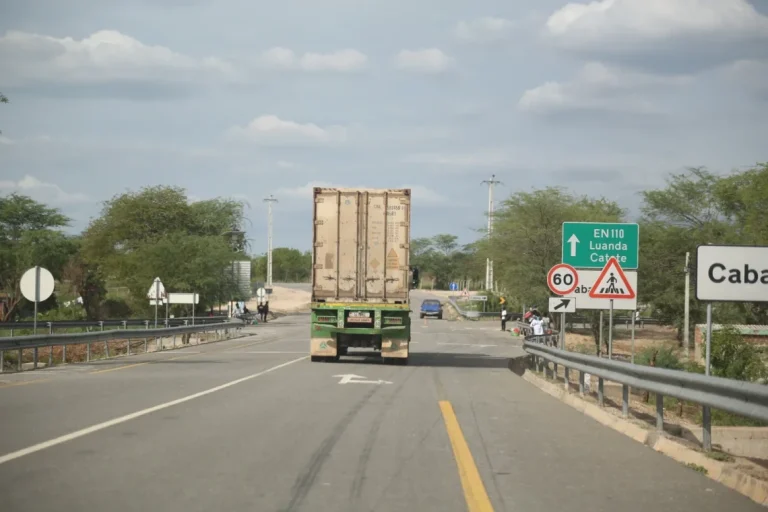 Governo vai instalar balanças na EN-110 para travar a fuga de camiões e proteger ponte da Cabala