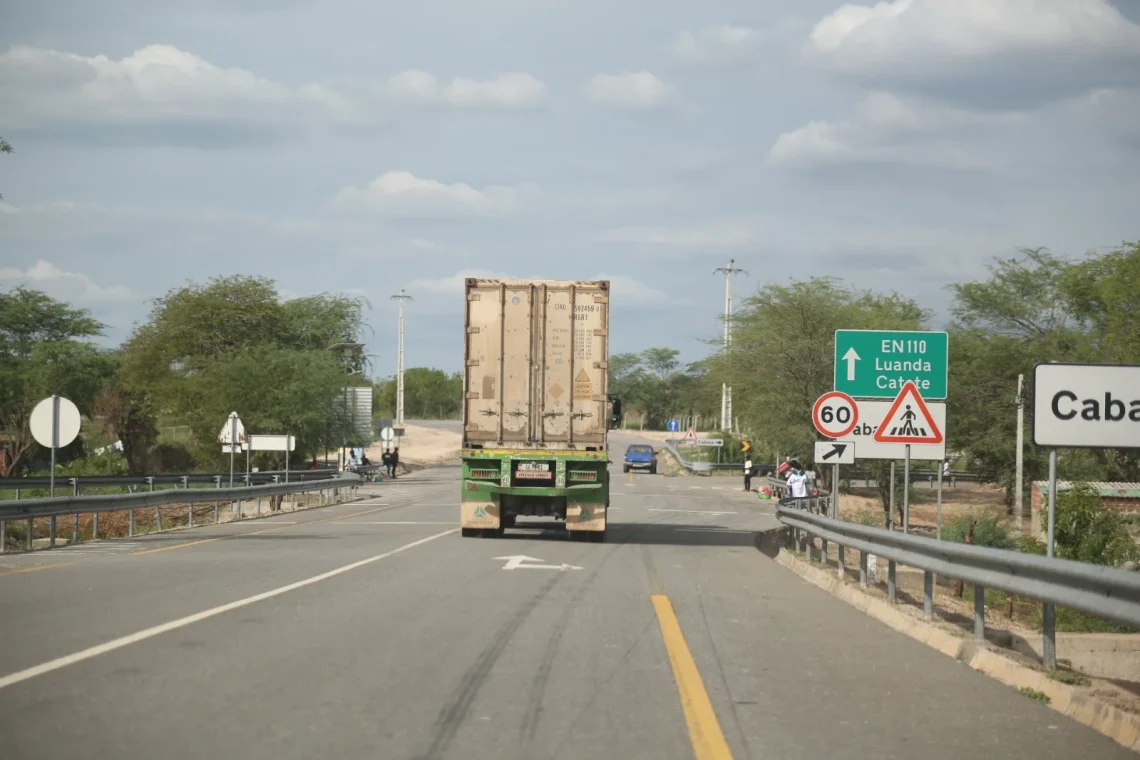 Governo vai instalar balanças na EN-110 para travar a fuga de camiões e proteger ponte da Cabala