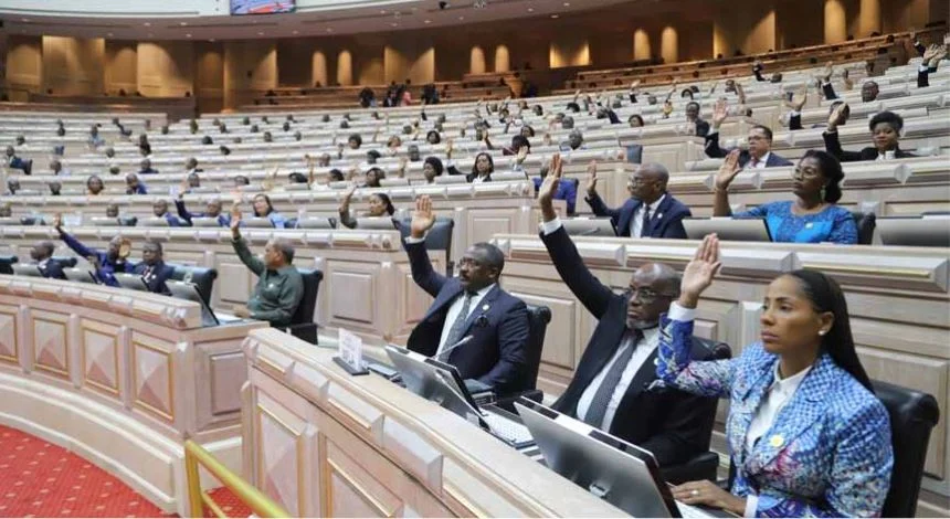 Proposta que prevê taxar subsídios de alimentação que excedam 43 mil