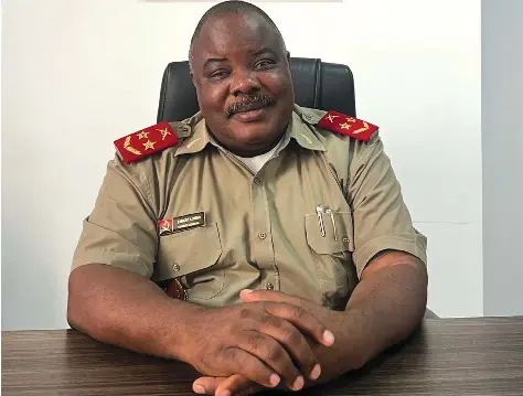 General Zangui Longa em entrevista.