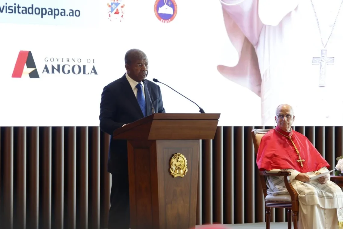 interacção entre o Estado e a Igreja Católica .