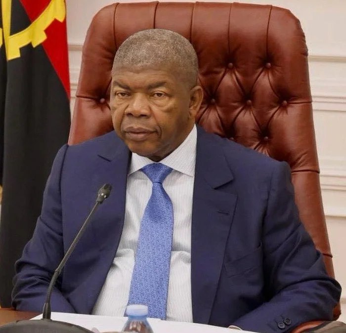 assistência após chuvas devastadoras.