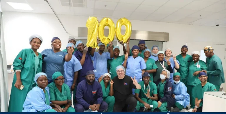 Complexo Hospitalar Cardeal Dom Alexandre do Nascimento atinge cifra de cem cirurgias robóticas.
