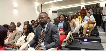 Ministra da Saúde quer “travar” mortes nas maternidades.