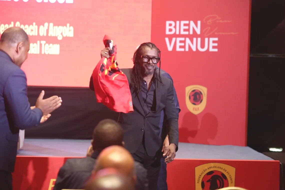 FAF confirma Aliou Cissé para quatro anos com salário no “segredo dos deuses”