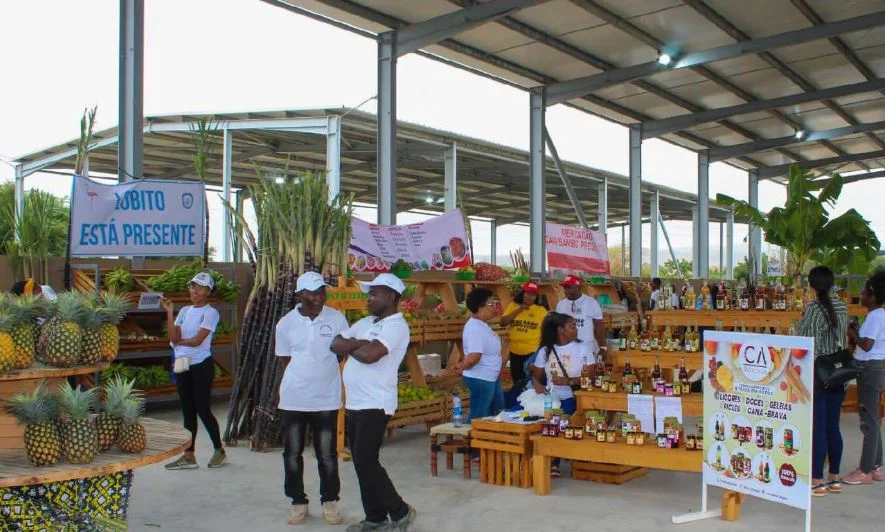 A organização da Feira Internacional de Benguela.