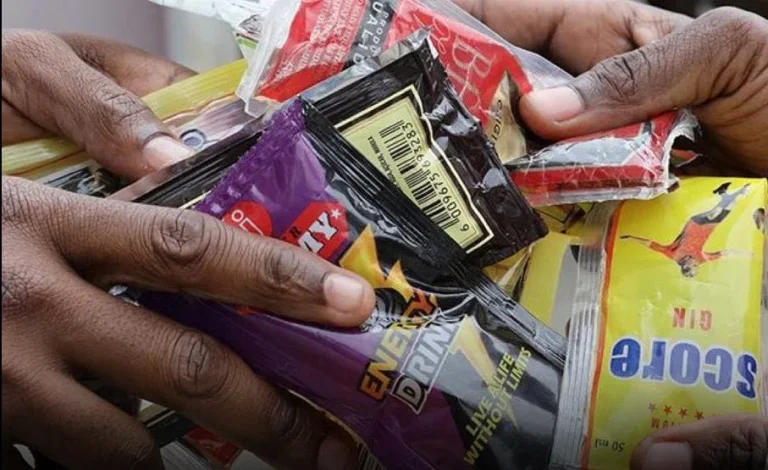 Associação de Bebidas denuncia produção ilegal de “pacotinhos”