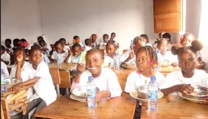 Alunos surdos-mudos rejeitam alimentação escolar por alegadamente fazer-lhes mal