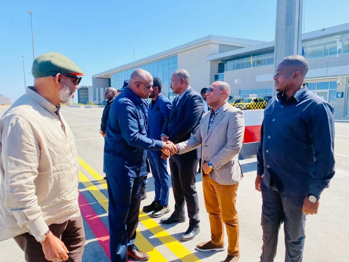 Manuel Homem chega ao Namibe para visita de trabalho de dois dias.
